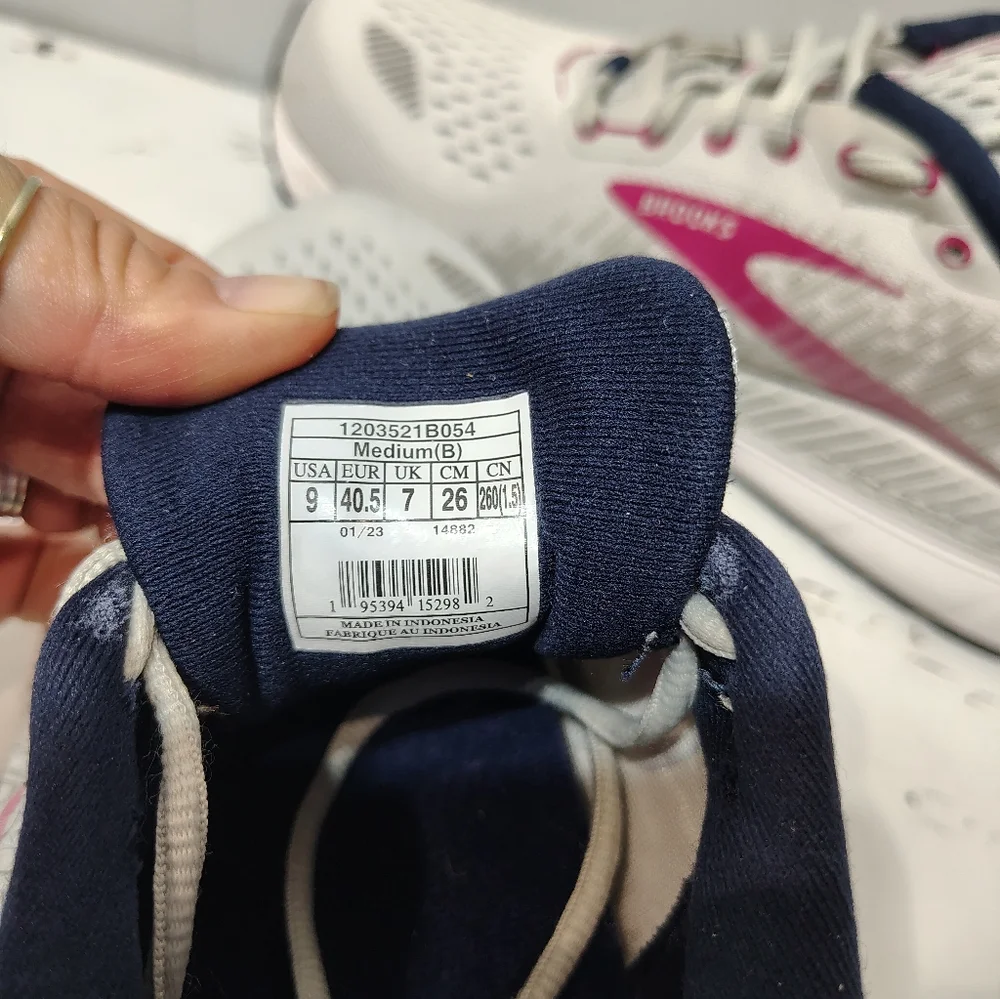 Brooks Addiction‎ GTS 15 Running Shoes White Pink Women’s 9 B Medium - Picture 5 of 7